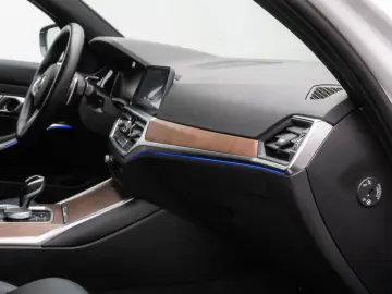 330i xD M Sport Kamera HUD DAB ACC Alarm 19