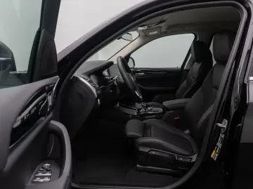 X3 xD30e Kamera DAB HiFi AHK Sportsitze 18