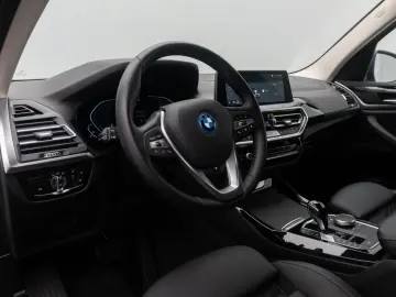 X3 xD30e Kamera DAB HiFi AHK Sportsitze 18