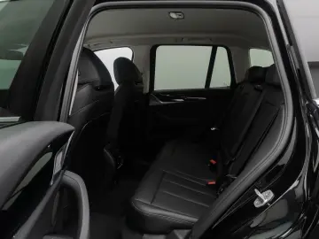 X3 xD30e Kamera DAB HiFi AHK Sportsitze 18