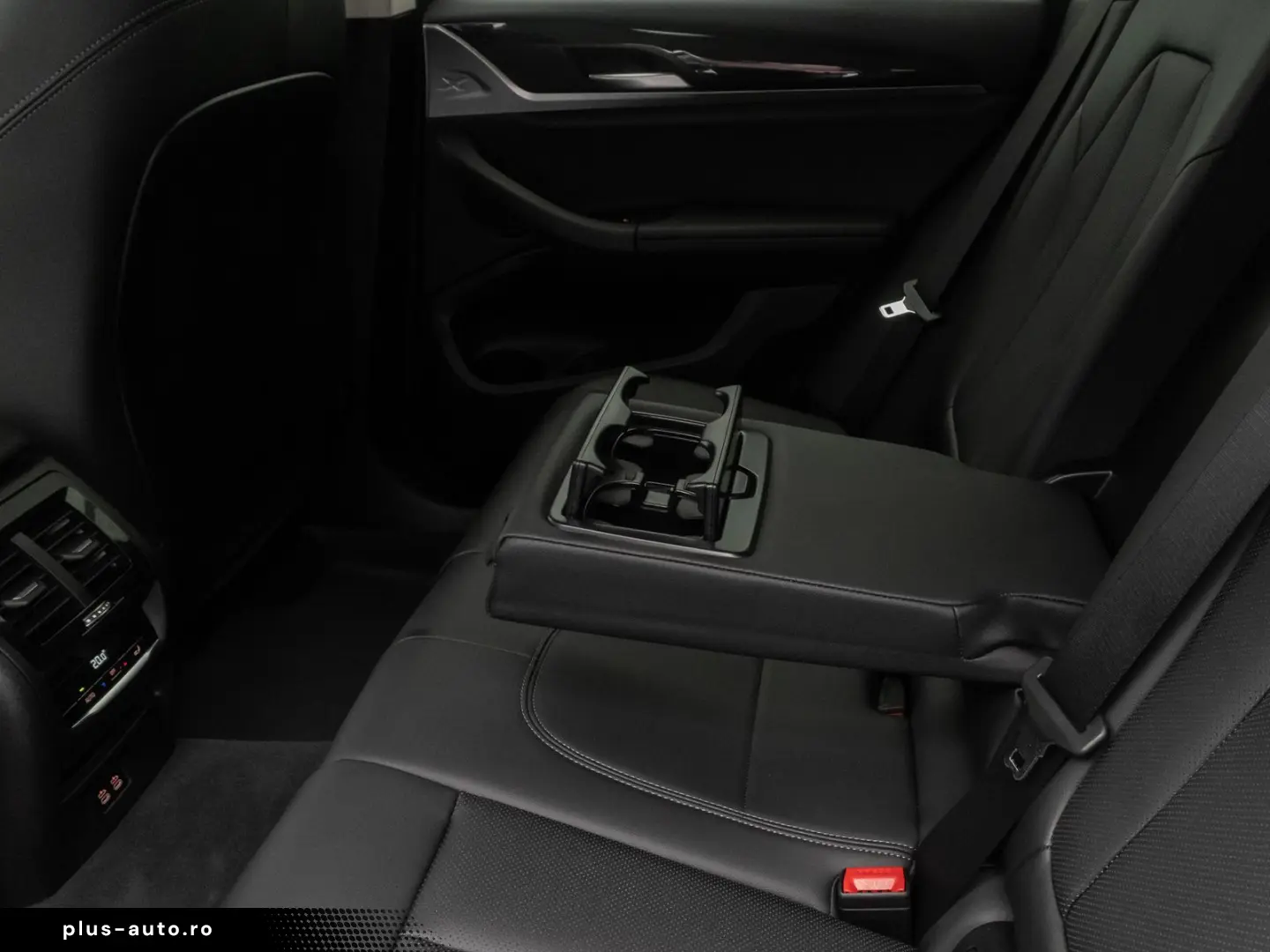 X3 xD30e Kamera DAB HiFi AHK Sportsitze 18