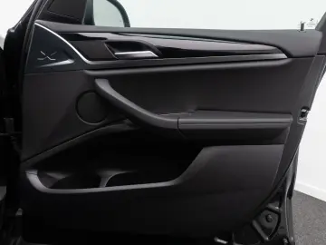 X3 xD30e Kamera DAB HiFi AHK Sportsitze 18