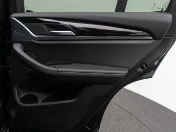 X3 xD30e Kamera DAB HiFi AHK Sportsitze 18