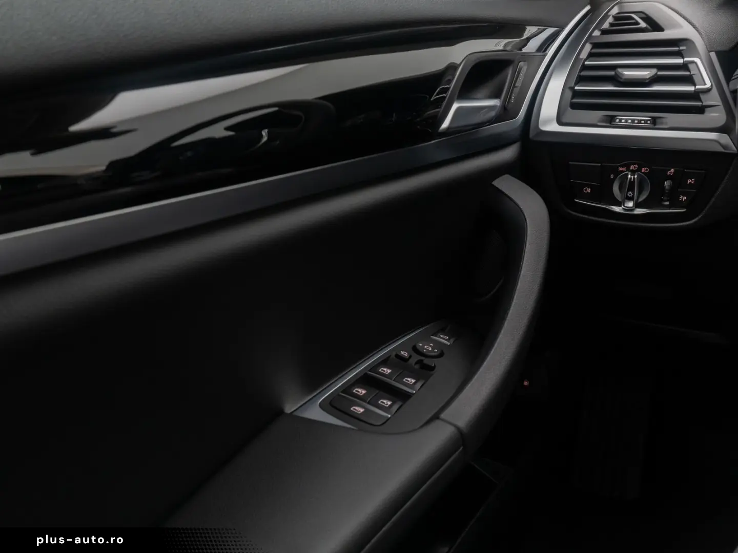 X3 xD30e Kamera DAB HiFi AHK Sportsitze 18