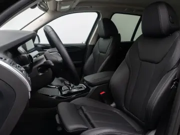 X3 xD30e Kamera DAB HiFi AHK Sportsitze 18