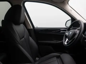 X3 xD30e Kamera DAB HiFi AHK Sportsitze 18