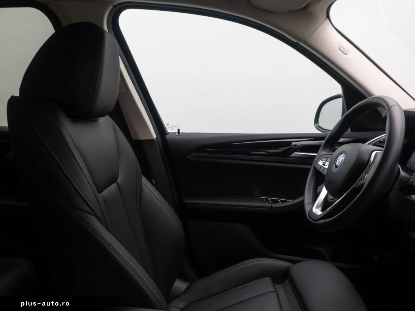 X3 xD30e Kamera DAB HiFi AHK Sportsitze 18