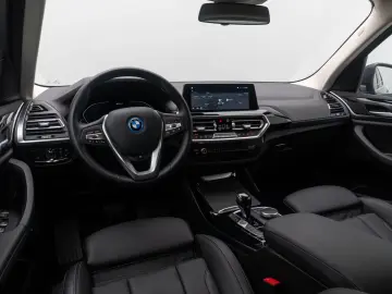 X3 xD30e Kamera DAB HiFi AHK Sportsitze 18