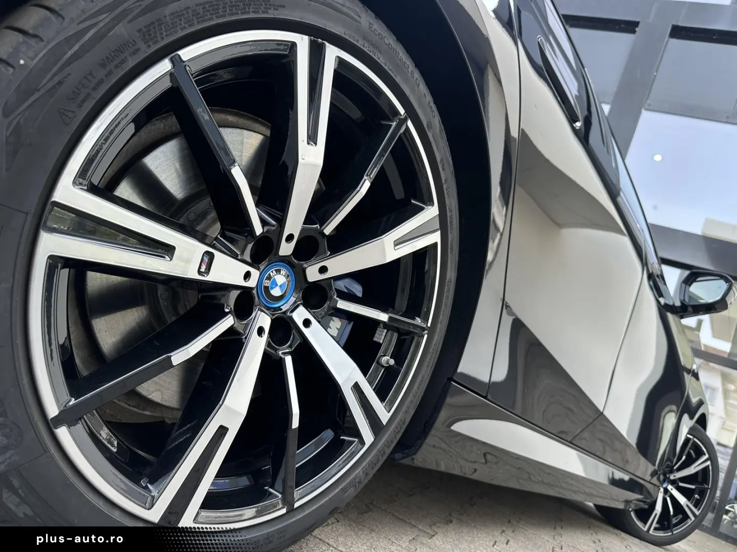 550e xDrive M Sport Pro DA Prof PA  Pano AHK B&W