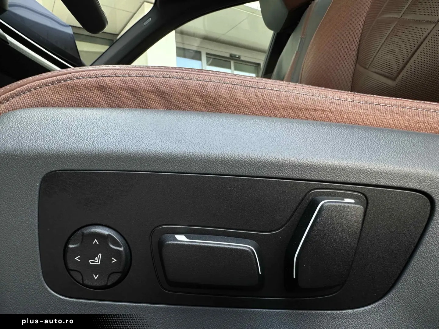 550e xDrive M Sport Pro DA Prof PA  Pano AHK B&W