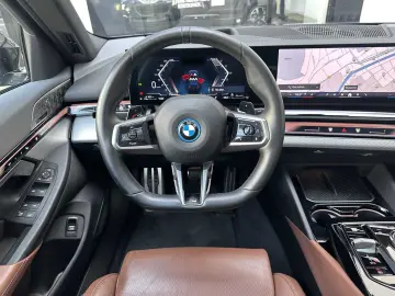 550e xDrive M Sport Pro DA Prof PA  Pano AHK B&W