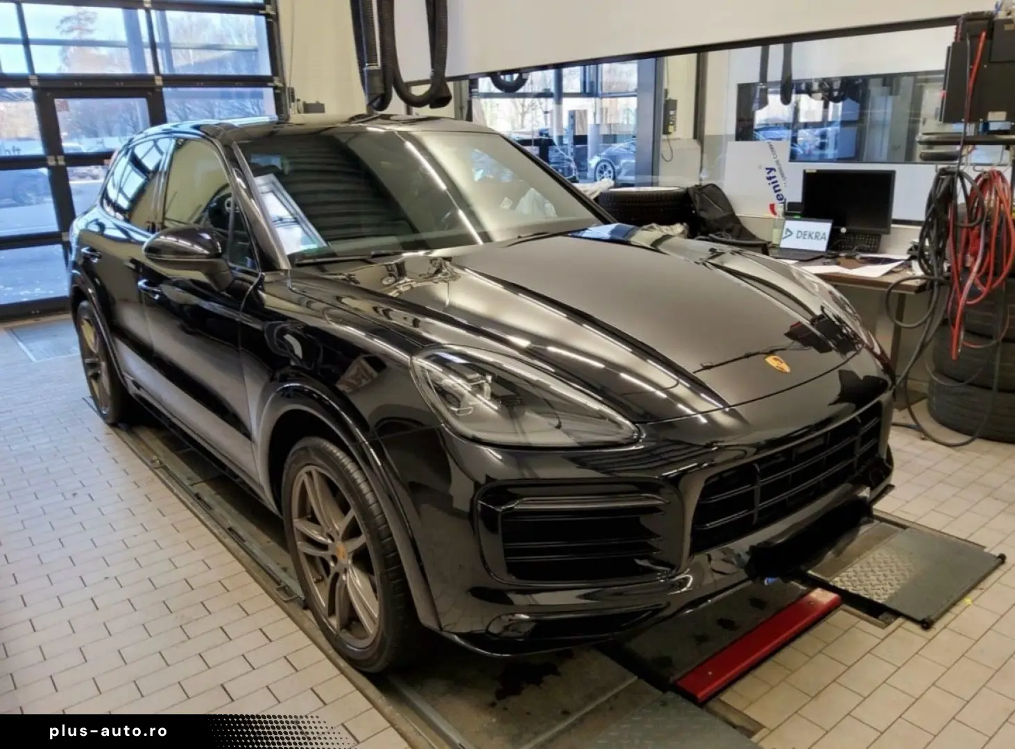 Cayenne Sport Design Alu 21  WR mit Felgen 1.Hd.