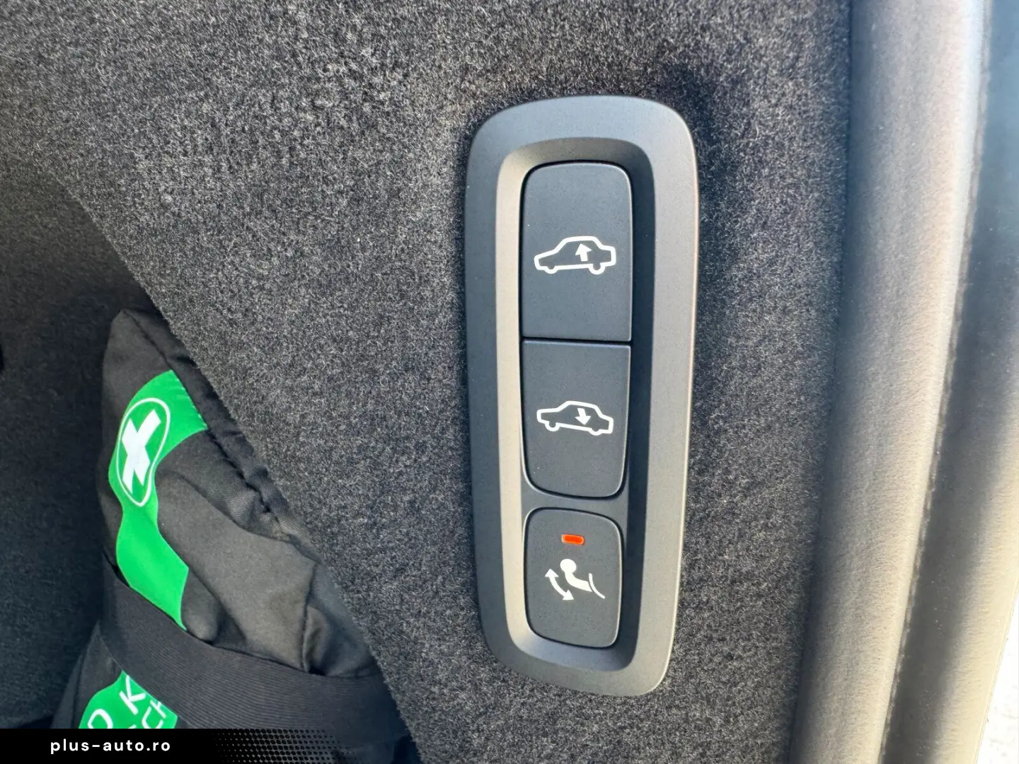 XC90 T8 Facelift Ultra Bright AHK PANO