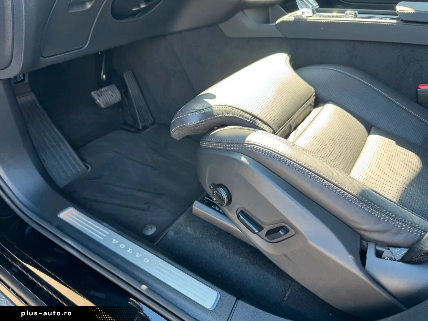 XC90 T8 Facelift Ultra Bright AHK PANO