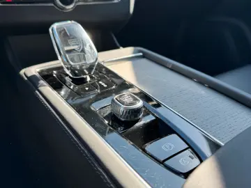 XC90 T8 Facelift Ultra Bright AHK PANO