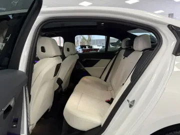 550 e xD M-Sport Pro PANO B&W ICONIC AHK 360