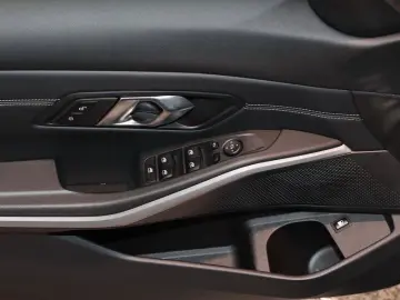 320e Lim. 17Zoll LED RFK Sp.Sitz