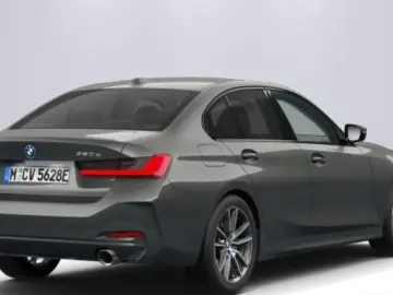 320e Klimaaut. Glasdach Sportsitze PDC HiFi Navi