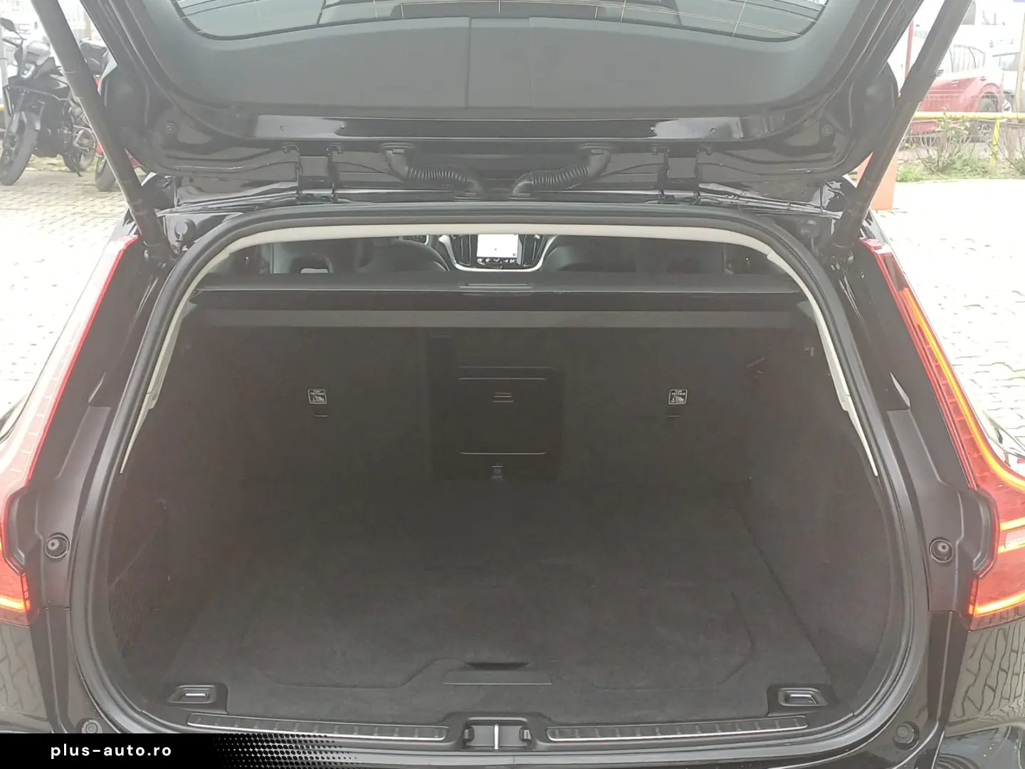 Volvo V60 2.0 diesel 197 cp AT8 Momentum Pro