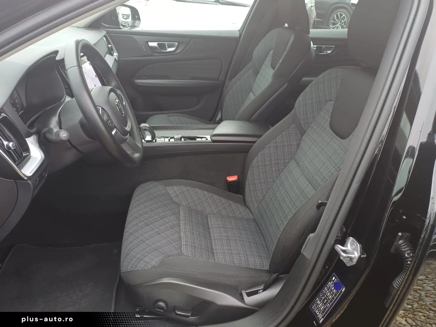 Volvo V60 2.0 diesel 197 cp AT8 Momentum Pro