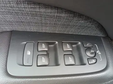 Volvo V60 2.0 diesel 197 cp AT8 Momentum Pro