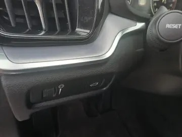 Volvo V60 2.0 diesel 197 cp AT8 Momentum Pro