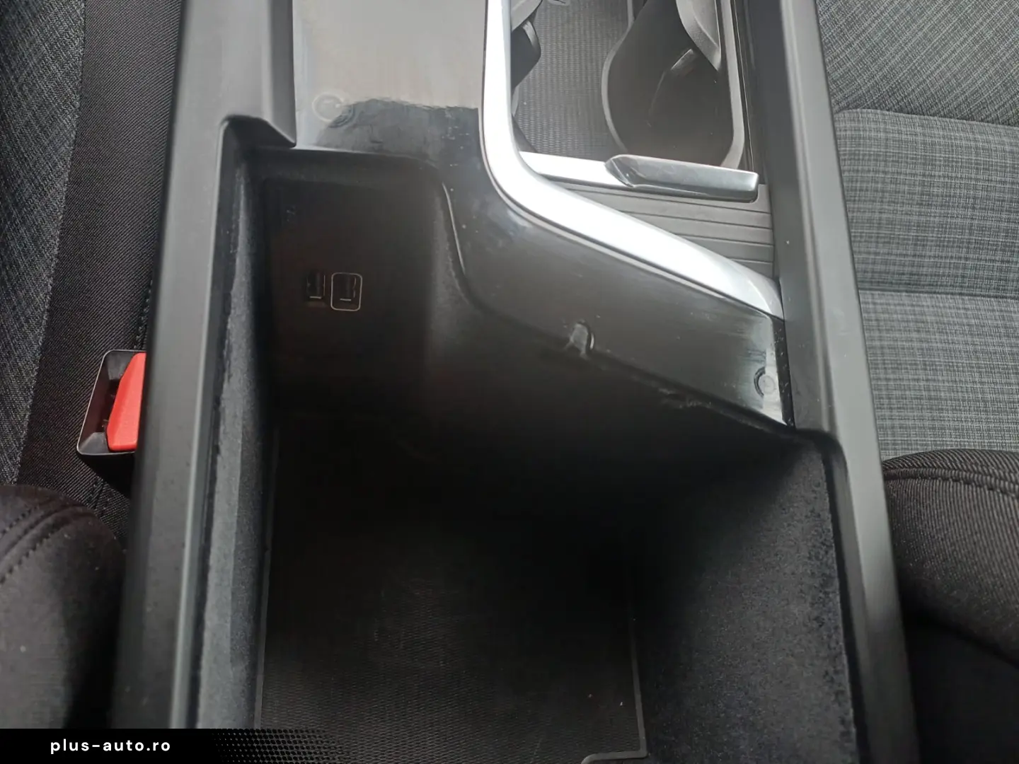 Volvo V60 2.0 diesel 197 cp AT8 Momentum Pro