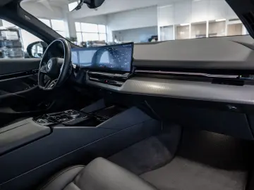 520d M-Sport LED ACC NAVI KAMERA SHZ PDC MEMORY