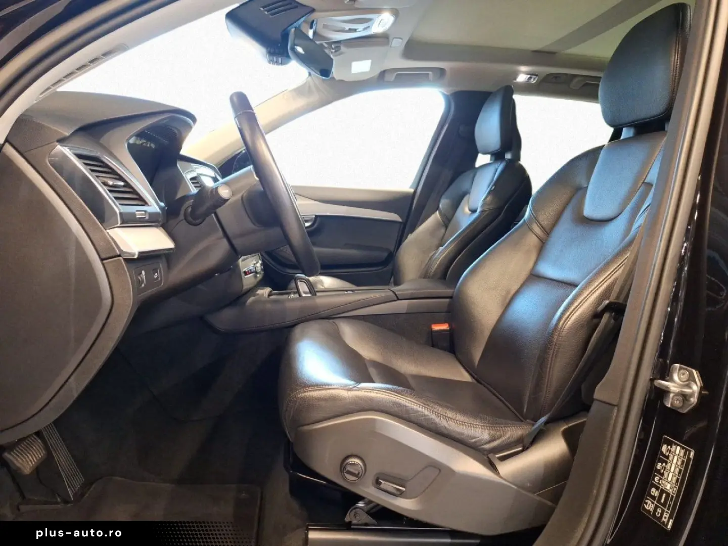 XC90 B5 AWD Momentum Pano SHZ CarPl DAB LED RFK