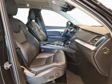 XC90 B5 AWD Momentum Pano SHZ CarPl DAB LED RFK
