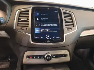 XC90 B5 AWD Momentum Pano SHZ CarPl DAB LED RFK