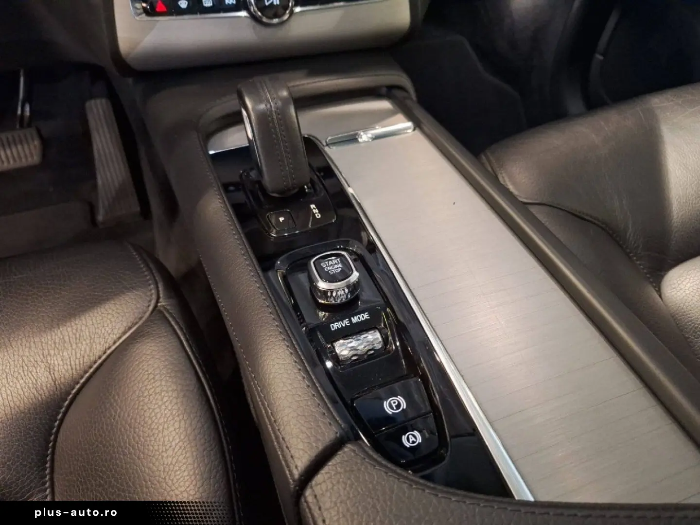 XC90 B5 AWD Momentum Pano SHZ CarPl DAB LED RFK