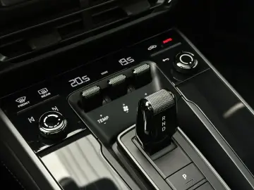 992 911 Carrera 4S Lift Matrix BOSE InnoDrive