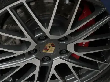 992 911 Carrera 4S Lift Matrix BOSE InnoDrive