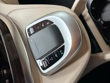 V 300 d lang Allrad AMG Airmatic Kühlfach LED