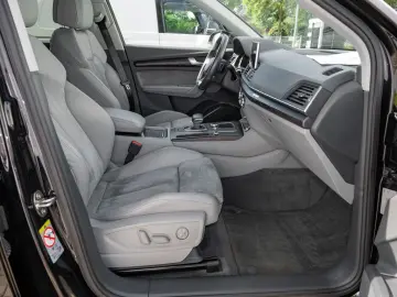 Q5 design 45 TFSI quattro MATRIX LUTF STAND NAVI