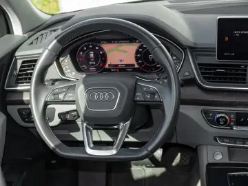 Q5 design 45 TFSI quattro MATRIX LUTF STAND NAVI