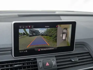 Q5 design 45 TFSI quattro MATRIX LUTF STAND NAVI