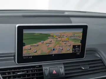 Q5 design 45 TFSI quattro MATRIX LUTF STAND NAVI