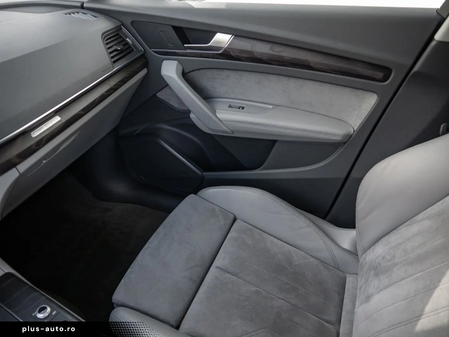 Q5 design 45 TFSI quattro MATRIX LUTF STAND NAVI