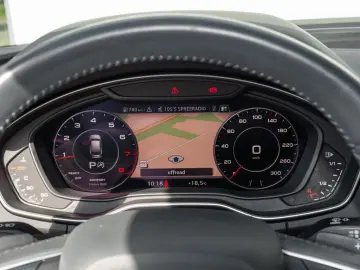 Q5 design 45 TFSI quattro MATRIX LUTF STAND NAVI