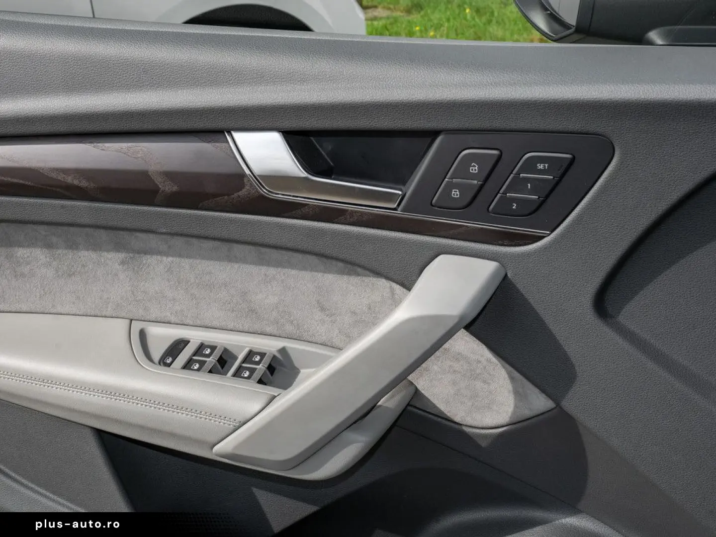 Q5 design 45 TFSI quattro MATRIX LUTF STAND NAVI