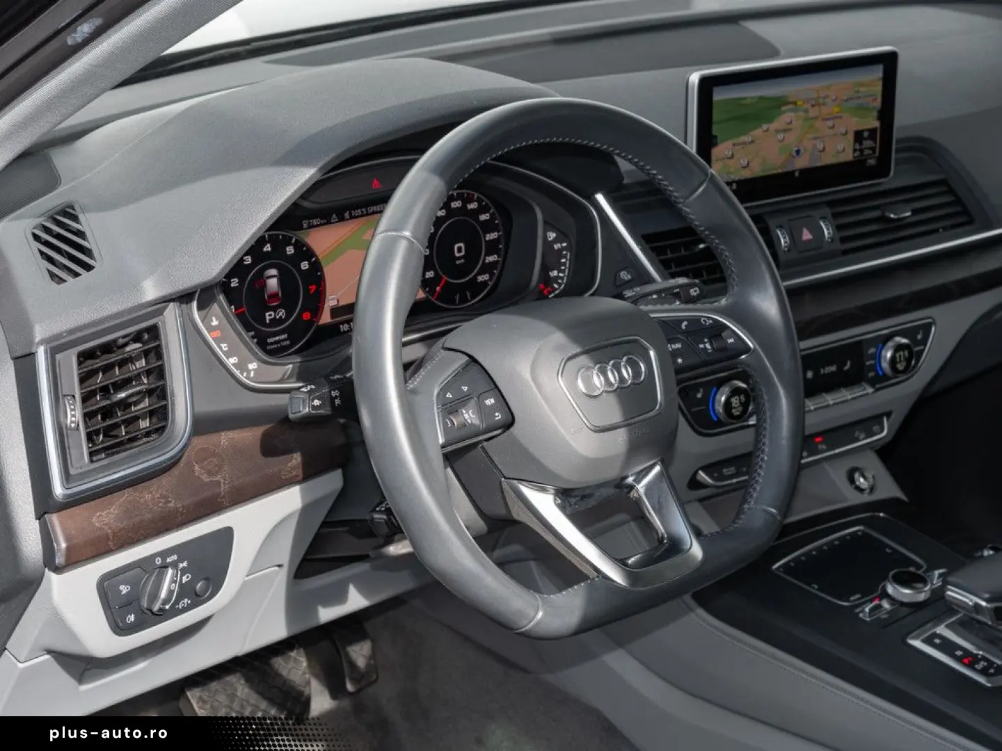 Q5 design 45 TFSI quattro MATRIX LUTF STAND NAVI