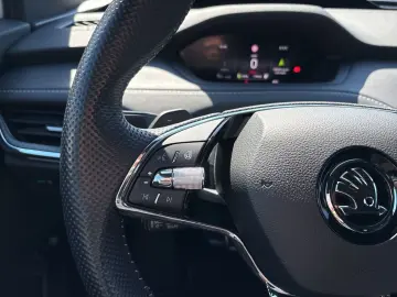 Enyaq 80X Sportline Matrix HuD Kamera Memory