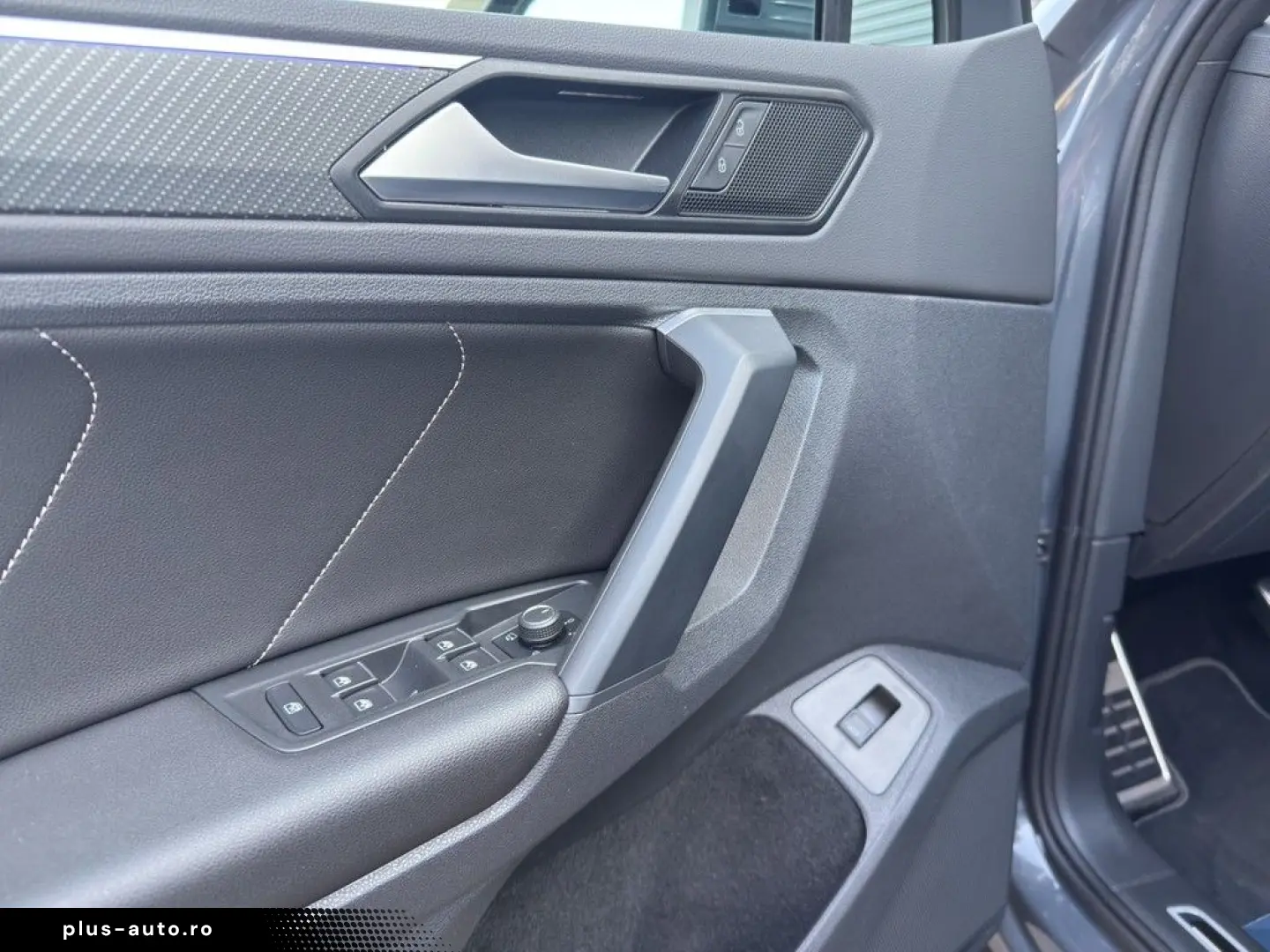 Tiguan 2.0 TDI DSG 4Motion R-Line DCC STHZG IQ-L