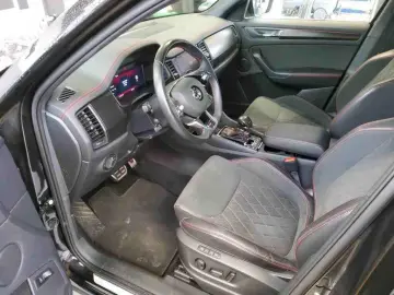 Kodiaq RS 4x4 MATRIX ACC  VIRTUAL 360 KAM AHK