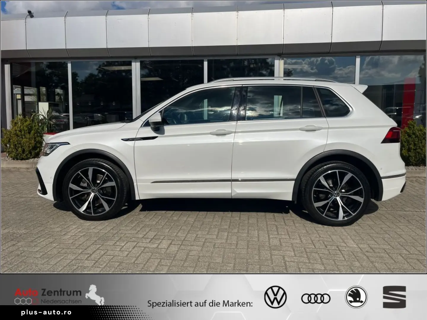 Tiguan 2.0 TDI 4M R-Line HarmanKard AHK VOLL !!