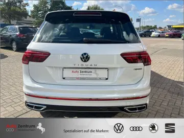 Tiguan 2.0 TDI 4M R-Line HarmanKard AHK VOLL !!