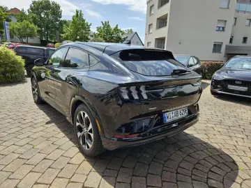 Mustang Mach-E AWD