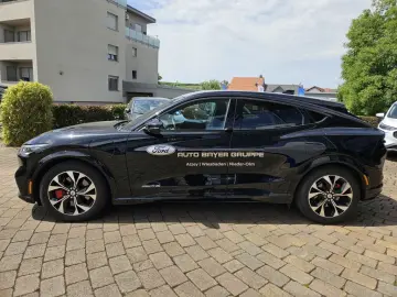 Mustang Mach-E AWD